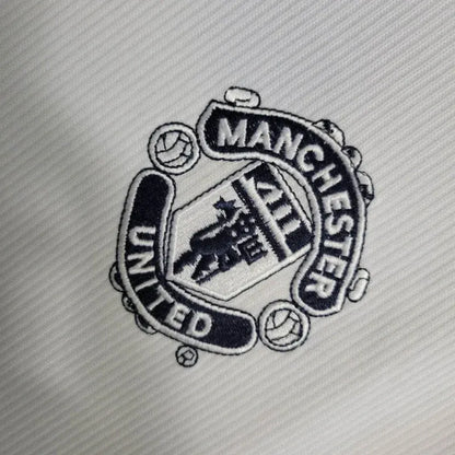 Retro Manchester United Away Football Shirt 1999/2000