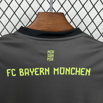 Bayern Munich 2025-26 Blackn Goalkeeper Kids Kit