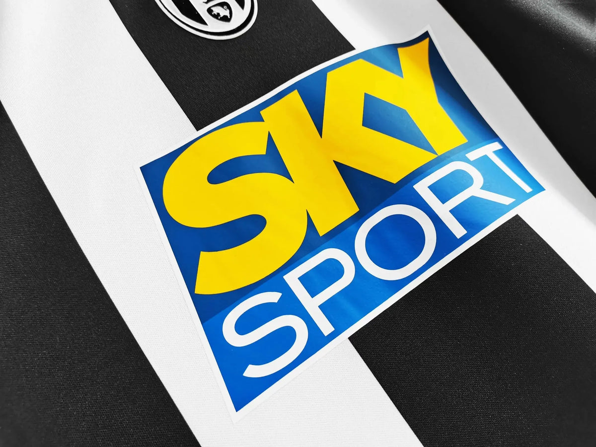 2004-05 Juventus Retro Jersey Home