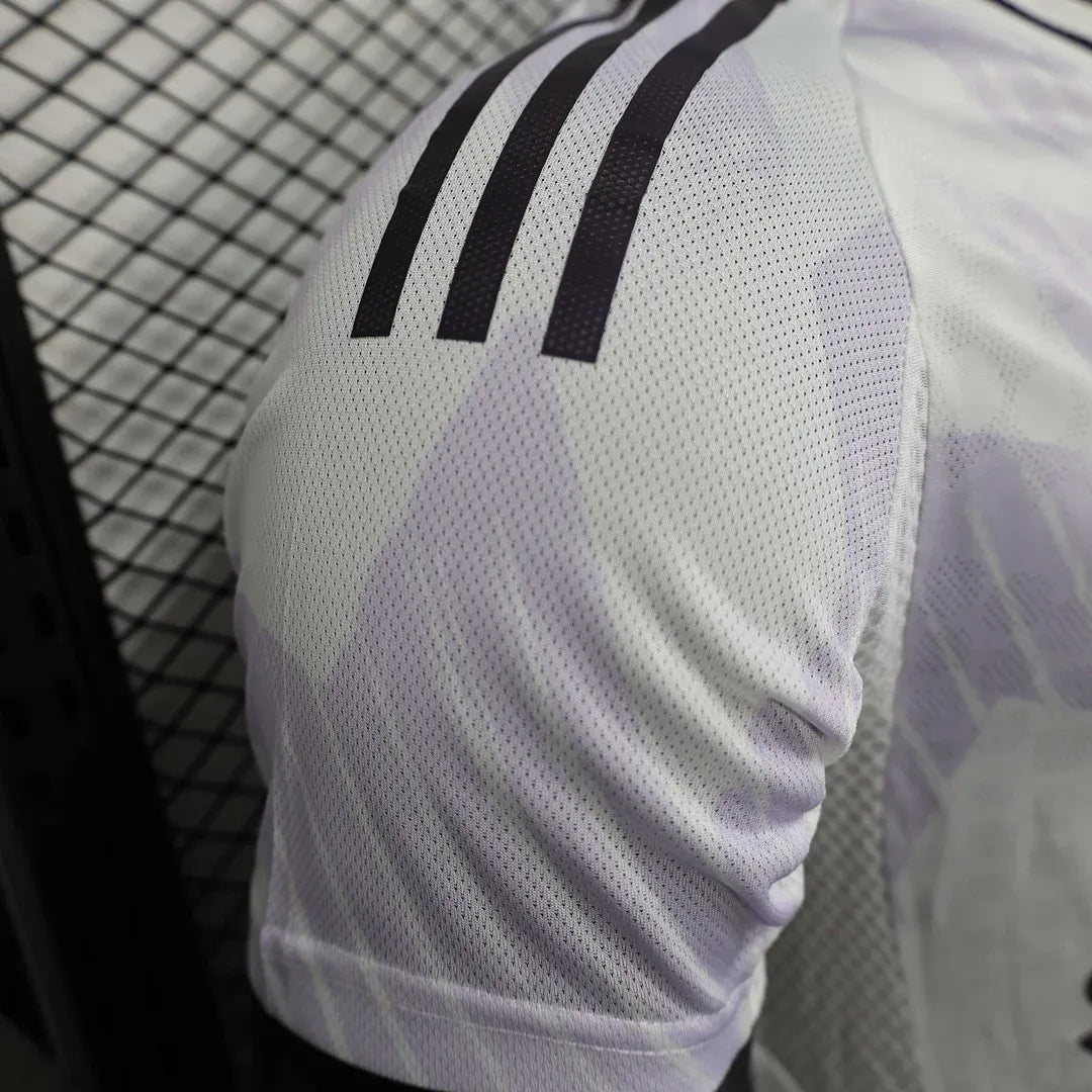Manchester United Away Football Shirt 2025/2026 Player Version