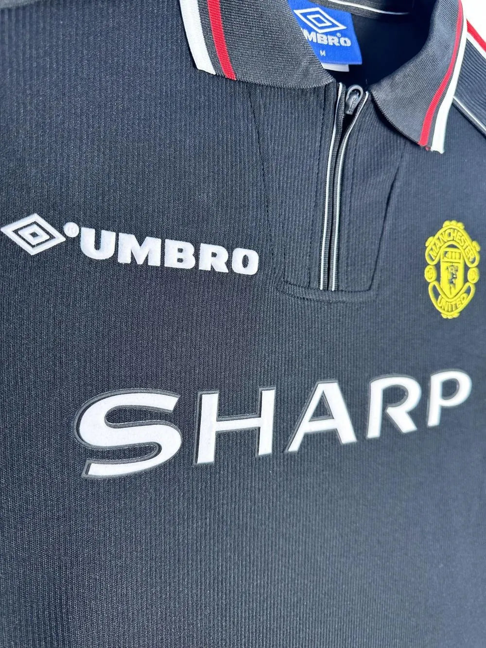 Retro Manchester United Away Football Shirt 1998/1999