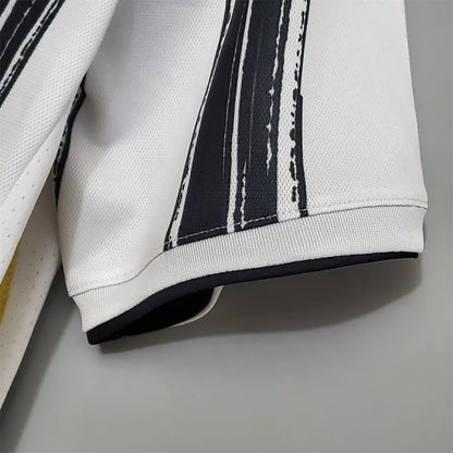 20-21 Juventus Home Soccer Retro Jerseys Shirt
