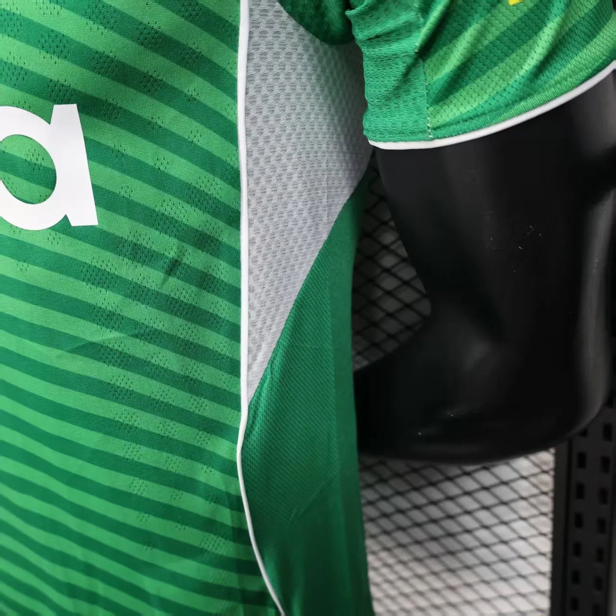 Player Version 25-26 Newcastle United Away Green Jersey