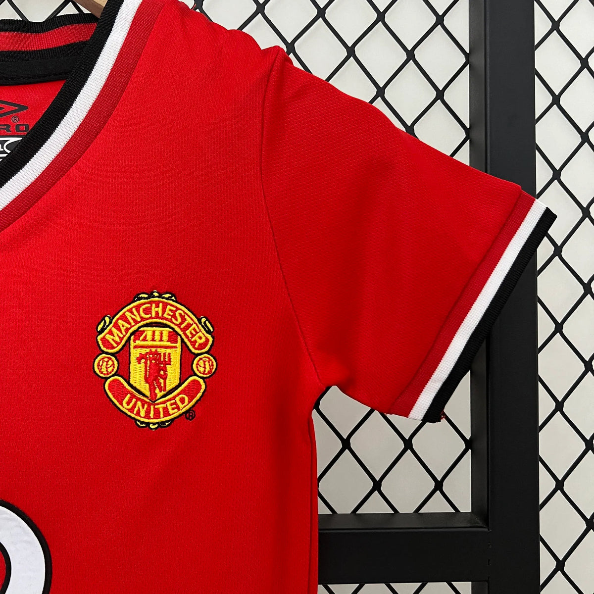 Manchester United 00-01 Home Retro Kid Kits Youth Apparels Jersey