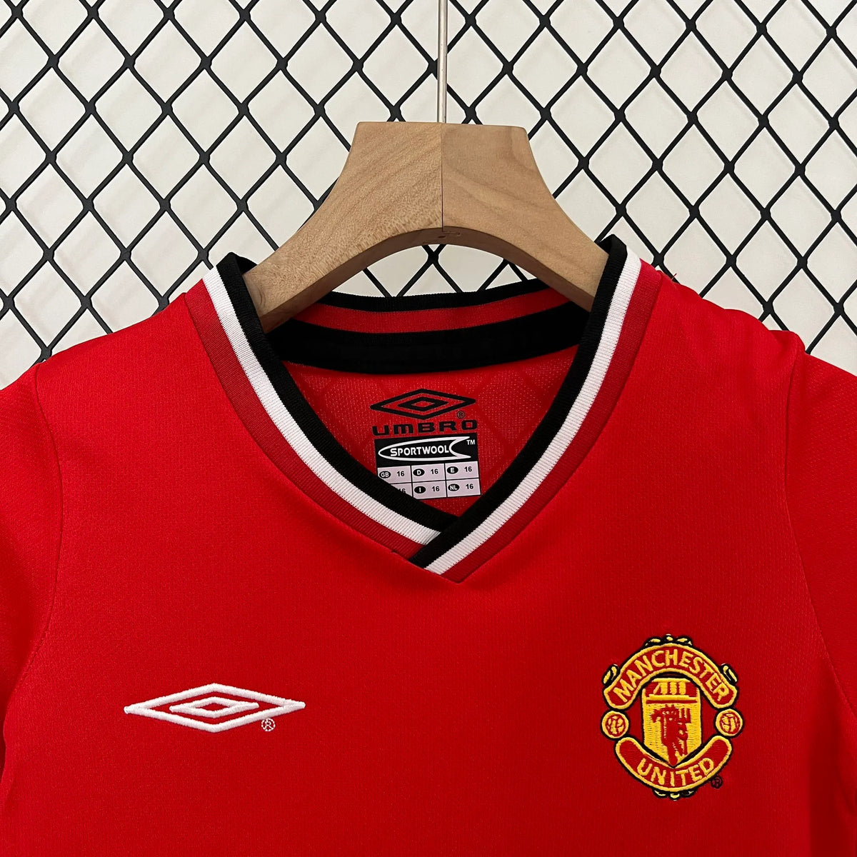 Manchester United 00-01 Home Retro Kid Kits Youth Apparels Jersey