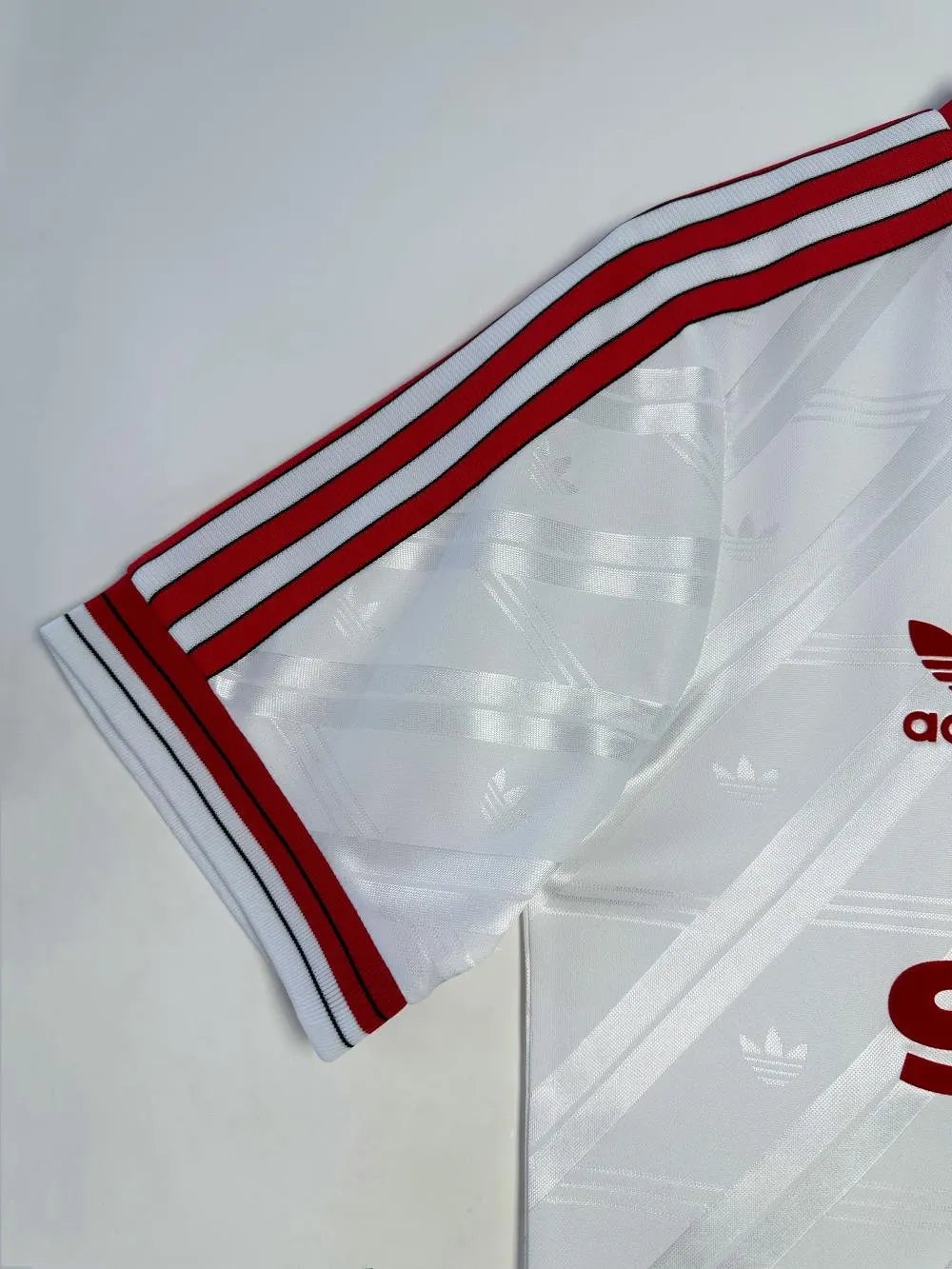 Retro Manchester United Away Football Shirt 1986/1988