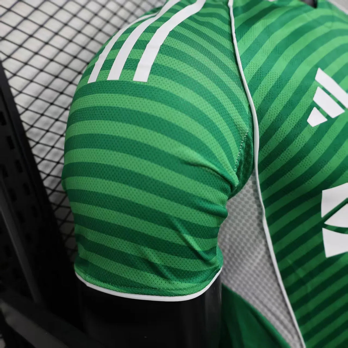Player Version 25-26 Newcastle United Away Green Jersey