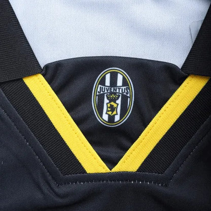 1996-97 Juventus Retro Jersey Away