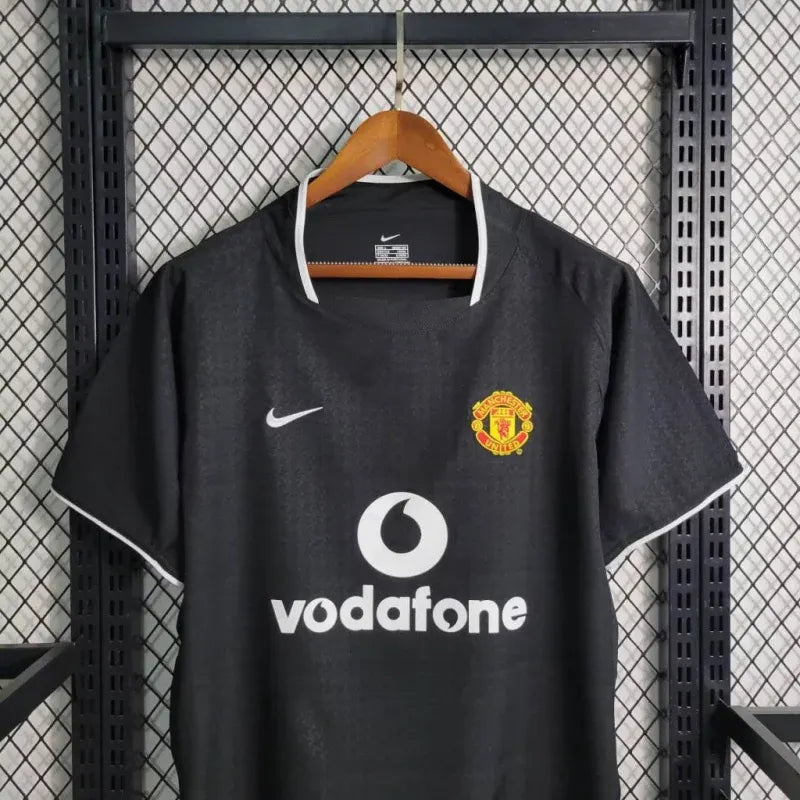 Retro Manchester United Away Football Shirt 2003/2004