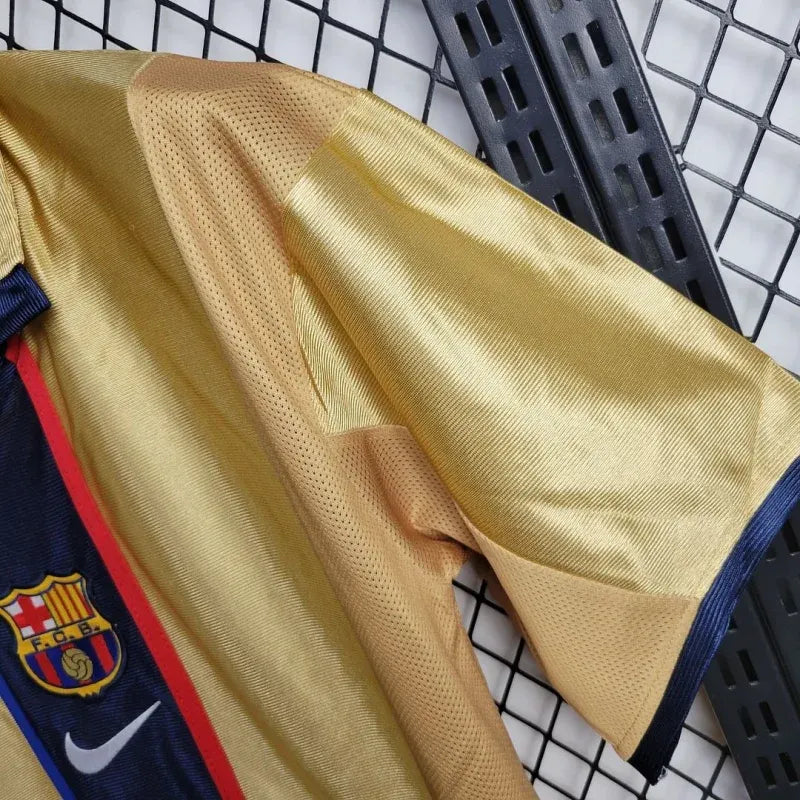 Barcelona Retro Nike Away Football Shirt 2001-02