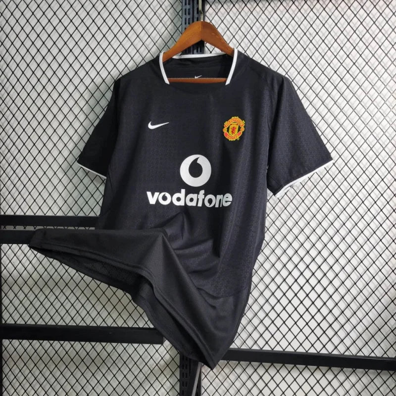 Retro Manchester United Away Football Shirt 2003/2004